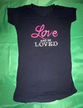 L - Dressbarn “Love & Be Loved” Black V-Neck Night Tee – Soft Lounge Sleep Shirt
